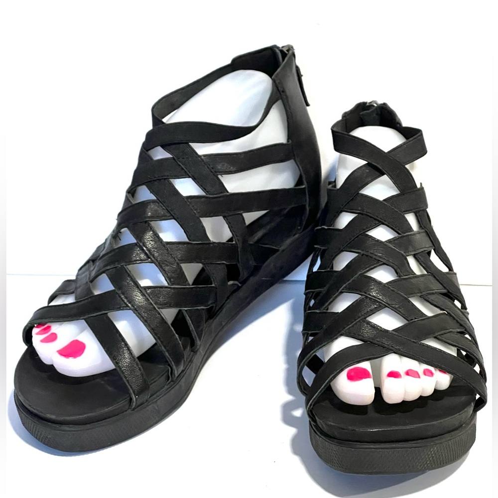 Eileen Fisher “Airy” Platform Black Strappy Sport Roman Gladiator Sandal Sz 9.5 - Picture 13 of 13